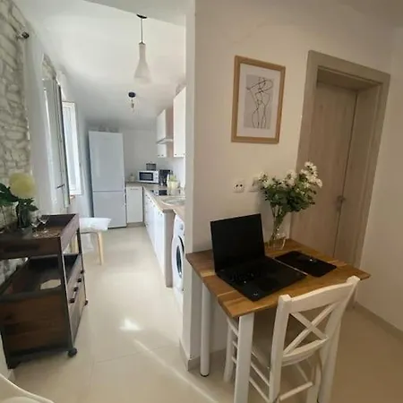 Luxury With Sea View And Rooftop Terrace Apartment