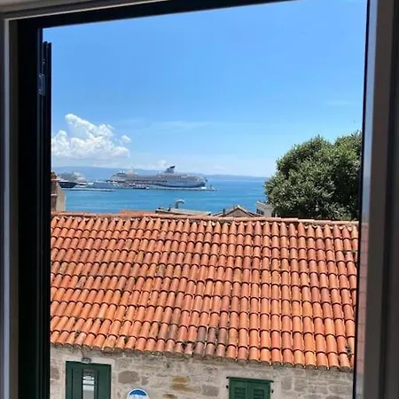 Luxury With Sea View And Rooftop Terrace Apartment Split